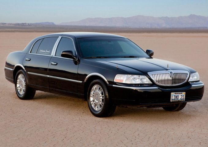 Lincoln Town Car Oakland